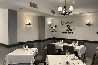 Una comida o cena para 2 en Asador Errazki en Getafe (Madrid)