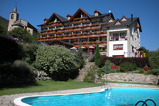 Una noche con experiencia bienestar para 2 en Hotel La Morera*** en Lleida