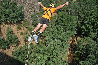 Salto de puenting en Buitrago del Lozoya (Madrid)