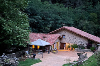 Una noche para 6 adultos y 2 niños en Casa Haraneko Errota en Bizkaia