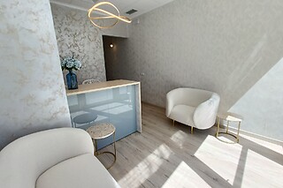 Un tratamiento facial personalizado con aparatologia avanzada para 1 en Onda Advanced Aesthetics en Marbella (Málaga)