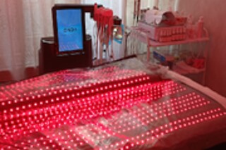Un tratamiento facial personalizado con aparatologia avanzada para 1 en Onda Advanced Aesthetics en Marbella (Málaga)