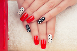 Una manicura basic para 1 en Corporea Bioestética en Madrid
