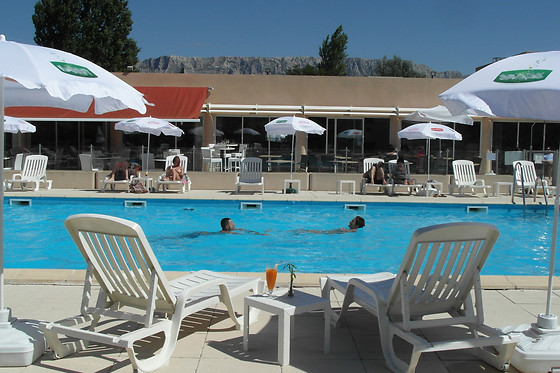Sure Hotel By Best Western Aix Sainte Victoire - photo 3