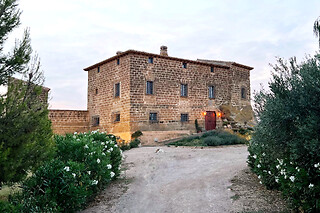 Una noche con desayuno para 2 en Castillo de Corvinos en Albero Alto (Huesca)