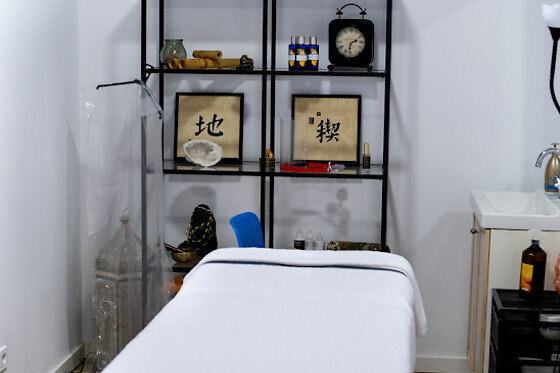 Un masaje ayurveda para 1 en Área de Salut i Estética Cuida´t en Sabadell (Barcelona)