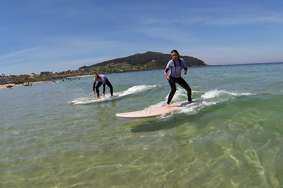 Curso teórico práctico de surf en Arteixo (La Coruña)