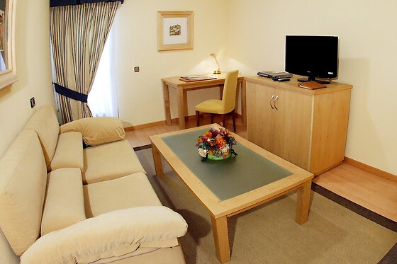 AR HOTEL LOS ARCOS - photo 1