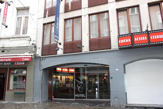 Floris Hotel Arlequin - photo 12
