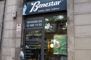 Un tratamiento facial de lujo con oxígeno para 2 en Benestar Calvet en Barcelona
