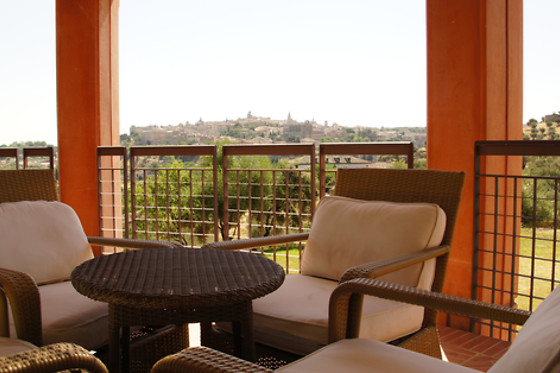 Dos noches con desayunos para 2 adultos y 1 niño en Hotel Cigarral El Bosque***** en Toledo