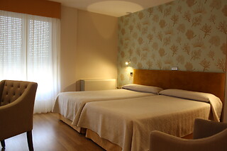 Una noche en habitación superior con desayuno para 2 en Hotel Playa de Laxe*** en Laxe (A Coruña)