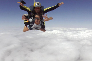 Salto en paracaídas en Lillo (Toledo)
