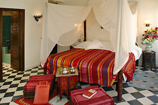 Disfrute de una noche en habitación romántica, un masaje y desayuno para 2 en Hotel Boutique Alcoba del Rey de Sevilla*** en Sevilla