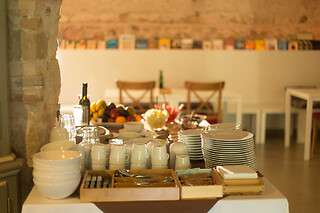 Una noche con desayuno, cena y detalle para 2 en Can Clotas Hotel Masía en Cistella (Girona)