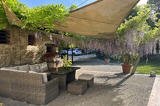 Una noche con desayuno, cena y detalle para 2 en Can Clotas Hotel Masía en Cistella (Girona)
