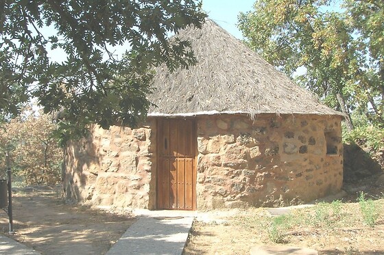 Dos noches con pensión completa y multiaventura para 2 en La Aldea de Yuste en Cuacos de Yuste (Cáceres)