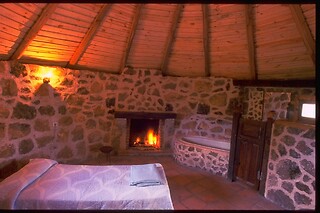 Dos noches con pensión completa y multiaventura para 2 en La Aldea de Yuste en Cuacos de Yuste (Cáceres)
