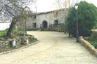 Dos noches con pensión completa y multiaventura para 2 en La Aldea de Yuste en Cuacos de Yuste (Cáceres)