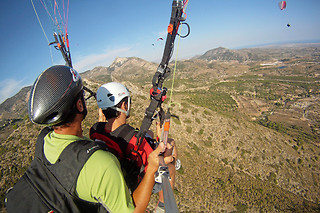 Un vuelo en parapente biplaza para 1 en Parapente Santa Pola en Santa Pola (Alicante)