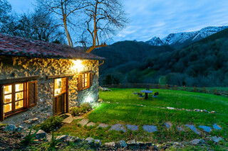Una noche para 2 en Kabania El Bosque en Nava (Asturias)