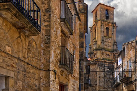 Una visita guiada a Valderrobres y una cata de productos para 2 en Turismo Matarraña en Valderrobres (Teruel)