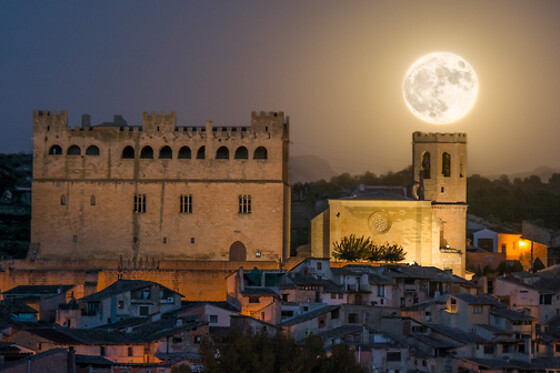 Una visita guiada a Valderrobres y una cata de productos para 2 en Turismo Matarraña en Valderrobres (Teruel)