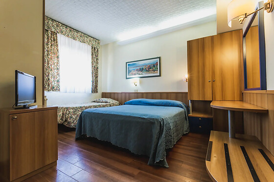 Phi Hotel Ambra - photo 0