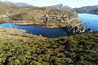 Dos noches con desayunos para 4 en Hotel Pico Espiguete** en Alba de los Cardaños (Palencia)