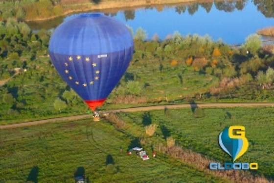 Un vuelo en globo para 1 adulto y 1 niño en Gloobo en Guadix (Granada)