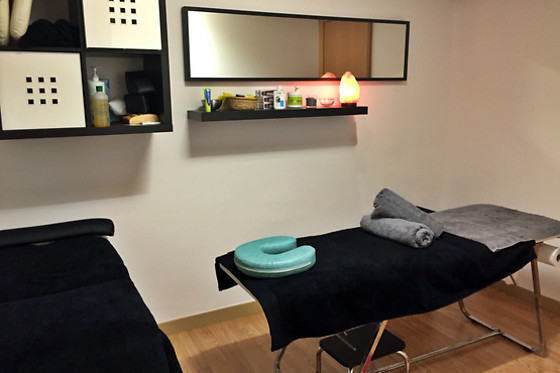 Una manicura y pedicura para 2 en Beauty Wellness Center Sants en Barcelona