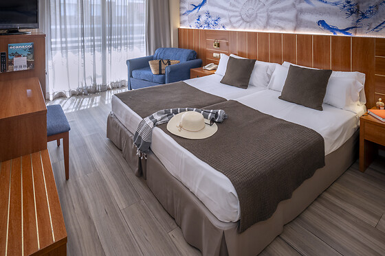 Dos noches con desayunos para 2 en Hotel GHT Aquarium & Spa**** en Lloret de Mar (Girona)