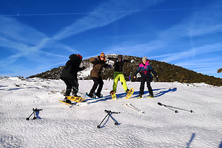 Raquetas de nieve, construcción de iglú y trineo en Sierra Nevada (Granada)