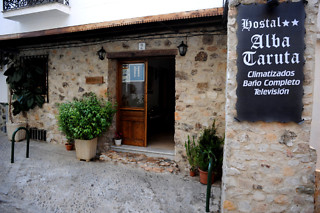 Dos noches con desayunos para 2 en Hostal Alba Taruta en Guadalupe (Cáceres)