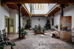 LA CASA DE LAS TITAS