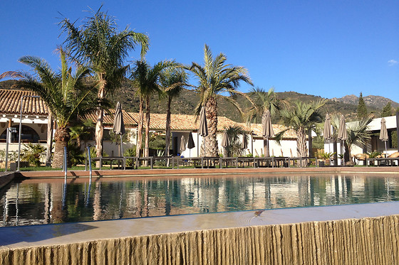 Hotel Mas Lazuli en Pau (Girona)