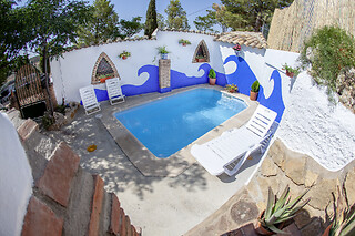 Dos noches en casa cueva suite con jacuzzi para 2 en Casas Cueva Cazorla en Hinojares (Jaén)