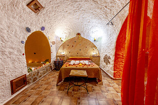 Dos noches en casa cueva suite con jacuzzi para 2 en Casas Cueva Cazorla en Hinojares (Jaén)