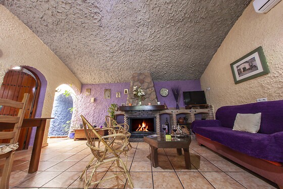 Dos noches en casa cueva suite con jacuzzi para 2 en Casas Cueva Cazorla en Hinojares (Jaén)