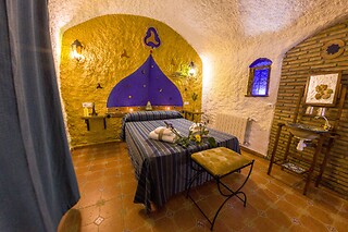 Dos noches en casa cueva suite con jacuzzi para 2 en Casas Cueva Cazorla en Hinojares (Jaén)