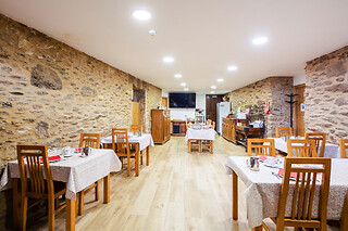 Dos noches con desayunos para 2 en Pensión rústica O Trancallo*** en Viana Do Bolo (Ourense)