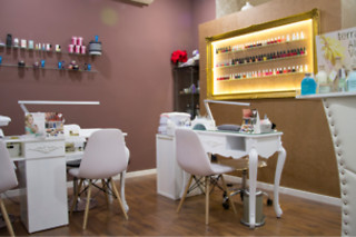 Una manicura masculina para hombre en Blossom Estética y Uñas en Madrid