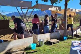Un curso de escultura de arena para 3 adultos o 2 adultos y 2 niños en Arenas Posibles en Ulldecona (Tarragona)
