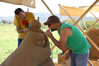 Un curso de escultura de arena para 3 adultos o 2 adultos y 2 niños en Arenas Posibles en Ulldecona (Tarragona)