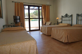 Una noche con desayuno para 2 en Complejo turístico rural Nazaret de Moguer en Moguer (Huelva)