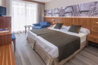 Dos noches con desayunos para 2 en Hotel GHT Aquarium & Spa**** en Lloret de Mar (Girona)