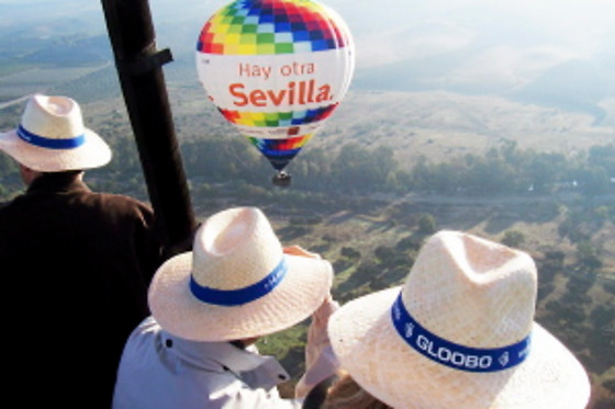 Un vuelo en globo para 1 adulto y 1 niño en Gloobo en Guadix (Granada)
