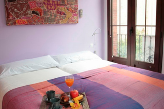 Disfrute de una noche para 2 personas en apartamento cercano a la Basílica de La Macarena, y empiece el día con un desayuno en un hotel cercano para 2 en Apartamentos Rey de Sevilla en Sevilla