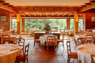 Una comida o cena para 2 en Hotel Grèvol Spa**** en Llanars (Girona)