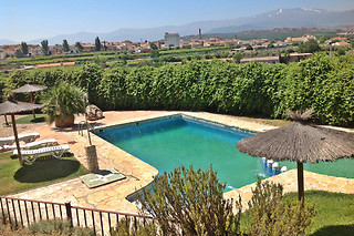 Dos noches con desayunos para 2 en Cuevas la Granja en Benalúa de Guadix (Granada)
